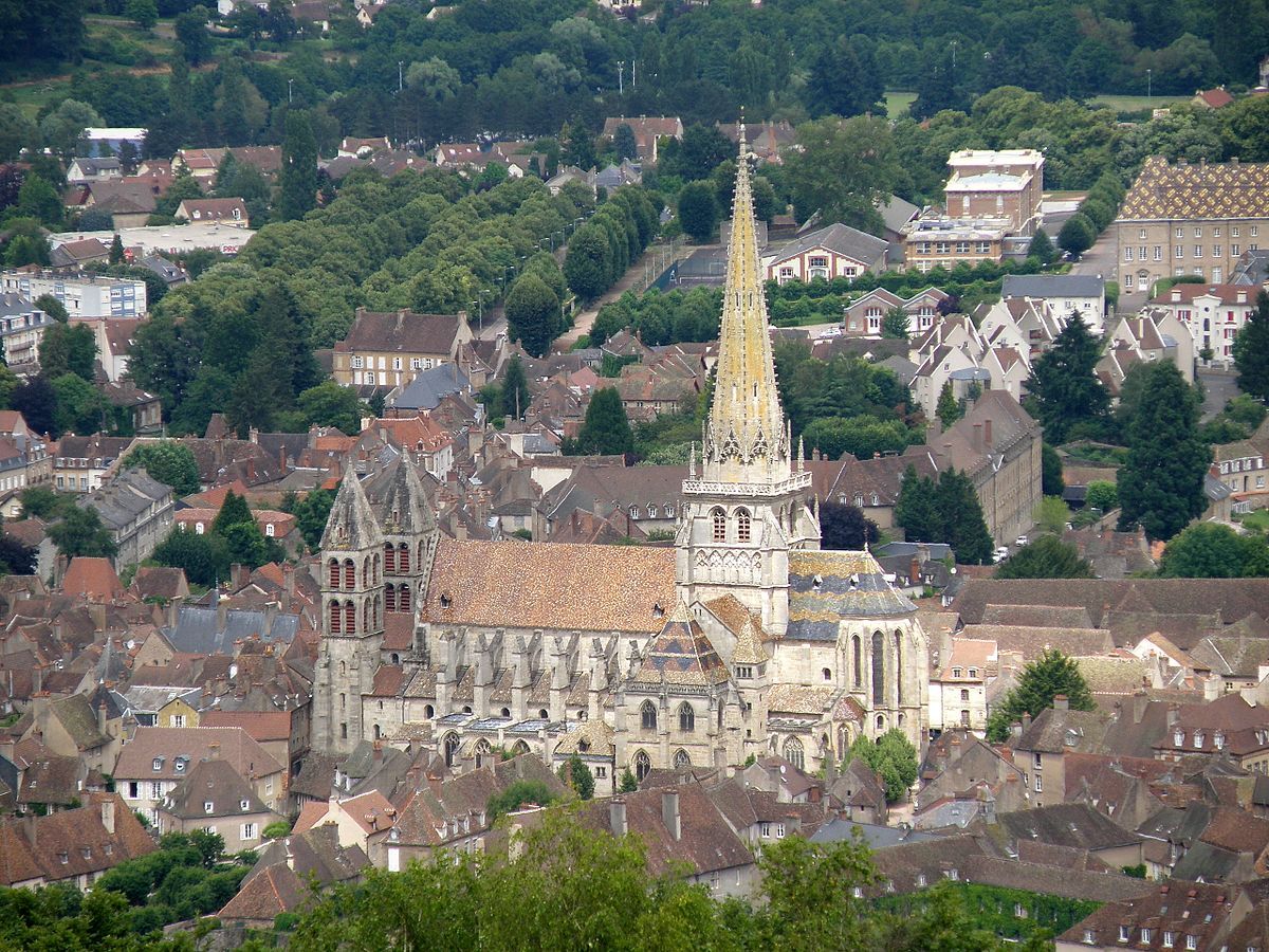 https://mdw-travel-data-us-east-1.s3.amazonaws.com/img/country/France/Cathedrale-Saint-Lazare/img_01.jpg