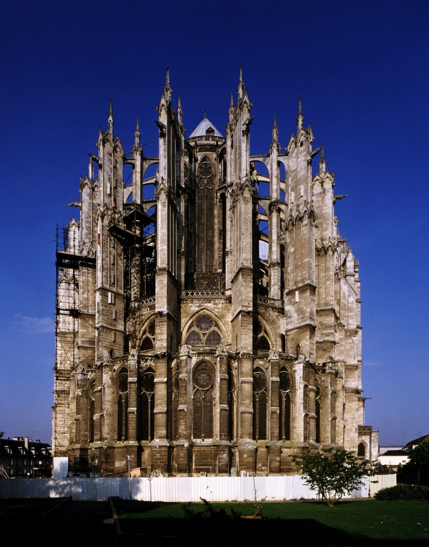 https://mdw-travel-data-us-east-1.s3.amazonaws.com/img/country/France/Cathedrale-Saint-Pierre-de-Beauvais/img_01.jpg