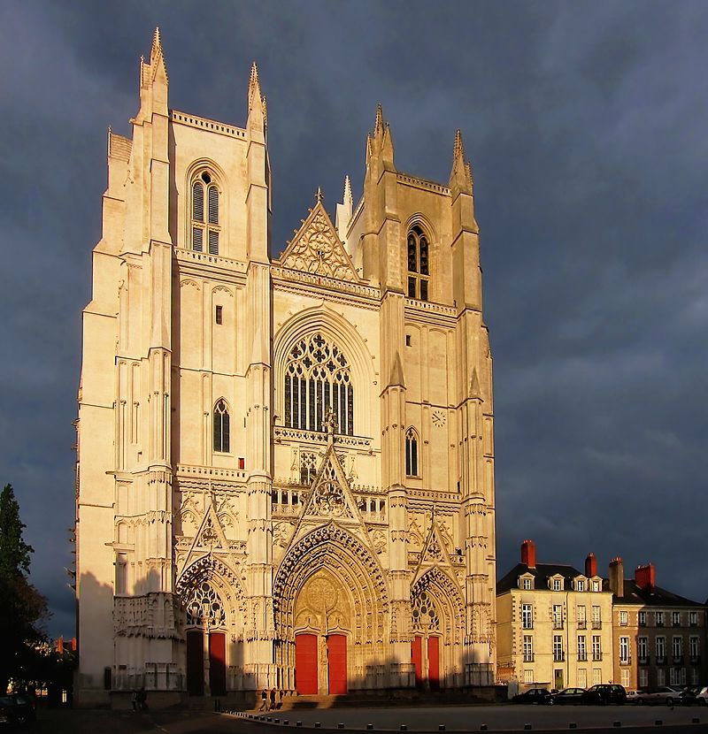 https://mdw-travel-data-us-east-1.s3.amazonaws.com/img/country/France/Cathedrale-Saint-Pierre-et-Saint-Paul-de-Nantes/img_00.jpg