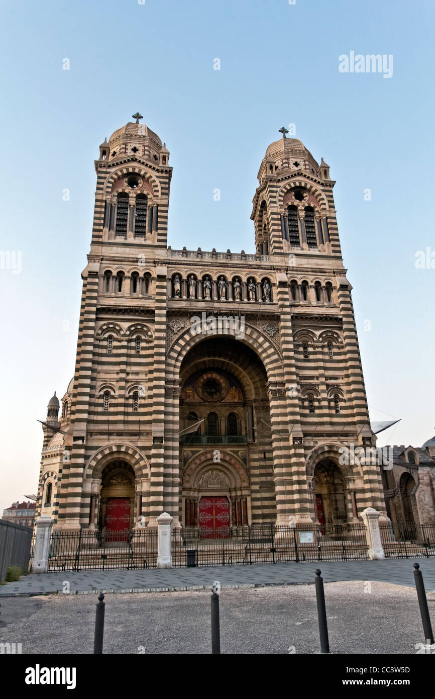 https://mdw-travel-data-us-east-1.s3.amazonaws.com/img/country/France/Cathedrale-Sainte-Marie-Majeure-dAix-en-Provence/img_01.jpg
