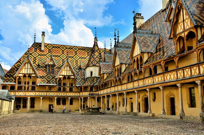 https://mdw-travel-data-us-east-1.s3.amazonaws.com/img/country/France/Centre-Bonlieu/img_04.jpg