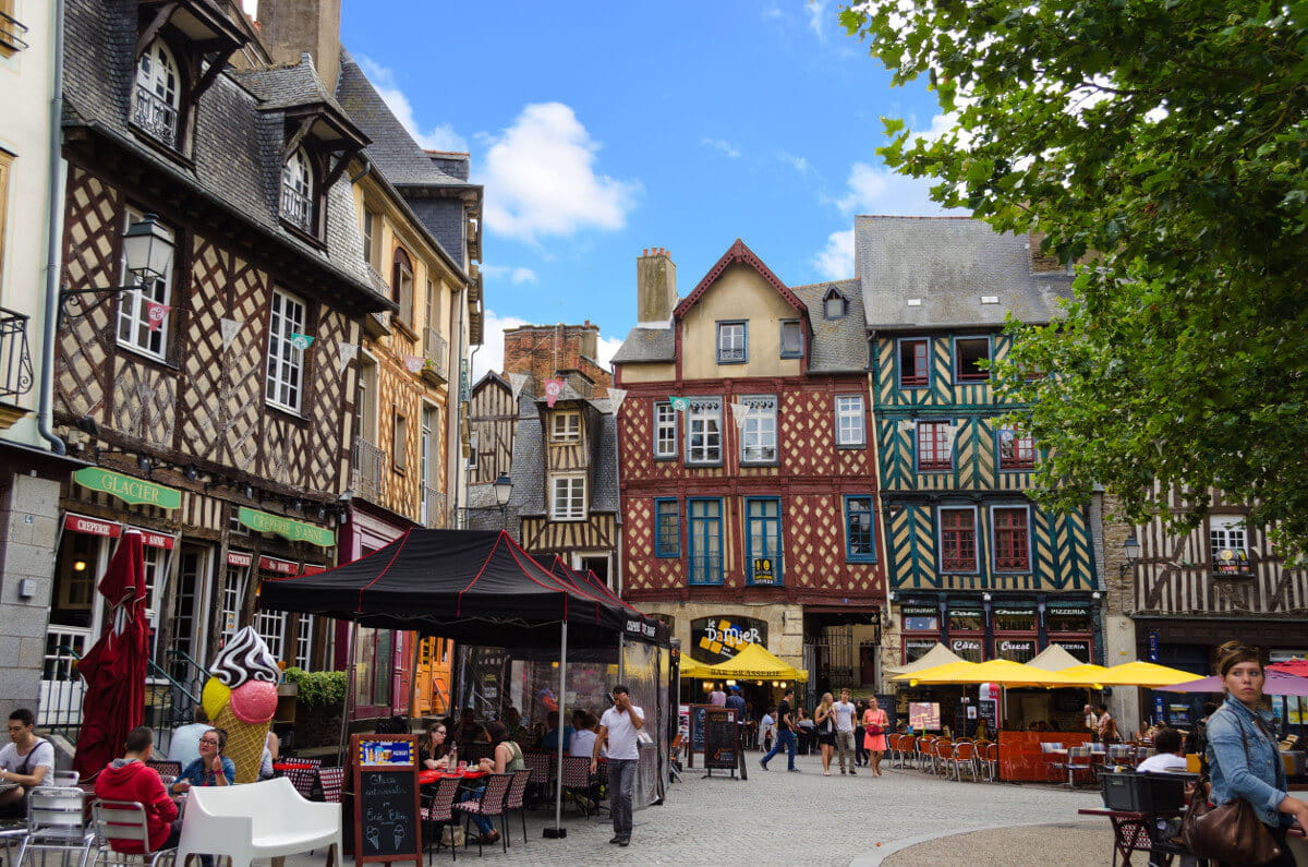 https://mdw-travel-data-us-east-1.s3.amazonaws.com/img/country/France/Centre-Historique-de-Rennes/img_01.jpg
