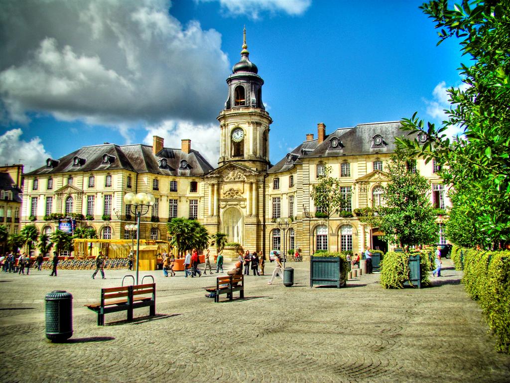 https://mdw-travel-data-us-east-1.s3.amazonaws.com/img/country/France/Centre-Historique-de-Rennes/img_03.jpg