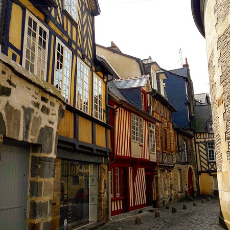 https://mdw-travel-data-us-east-1.s3.amazonaws.com/img/country/France/Centre-Historique-de-Rennes/img_05.jpg