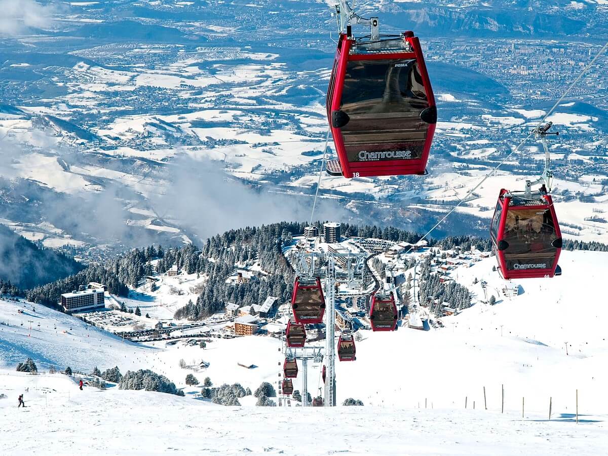https://mdw-travel-data-us-east-1.s3.amazonaws.com/img/country/France/Chamrousse-Ski-Resort/img_01.jpg