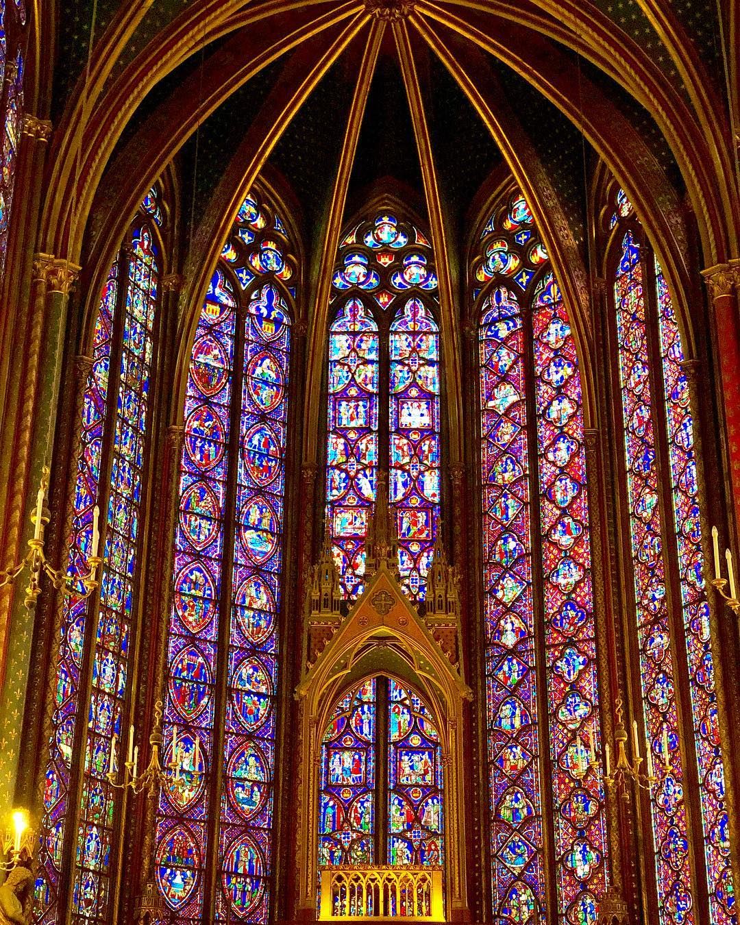 https://mdw-travel-data-us-east-1.s3.amazonaws.com/img/country/France/Chapelle-Imperiale/img_00.jpg