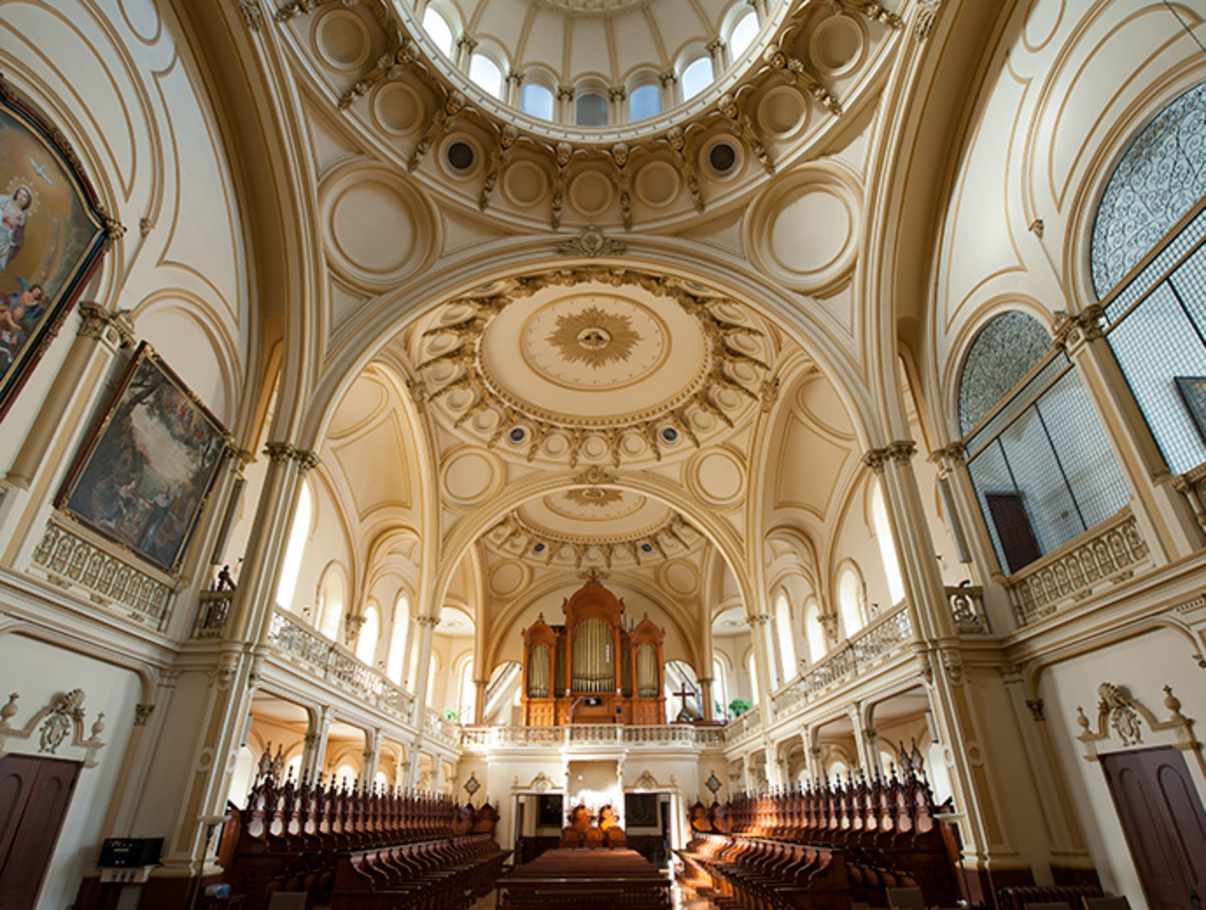 https://mdw-travel-data-us-east-1.s3.amazonaws.com/img/country/France/Chapelle-des-Ursulines/img_03.jpg
