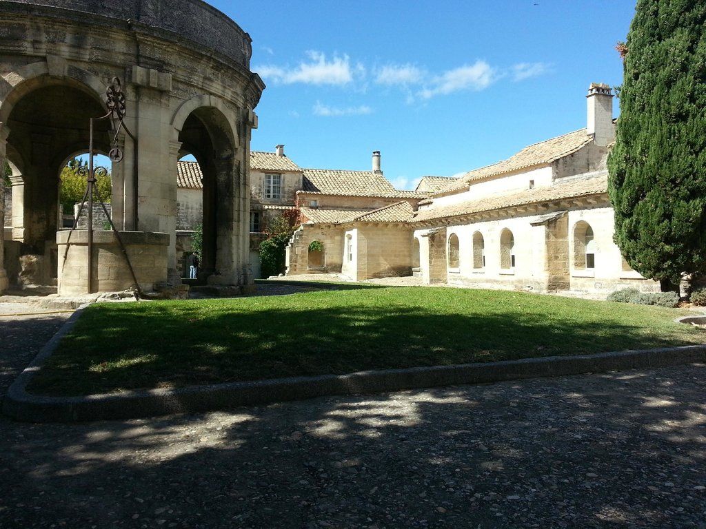 https://mdw-travel-data-us-east-1.s3.amazonaws.com/img/country/France/Chartreuse-de-Villeneuve-lez-Avignon/img_03.jpg