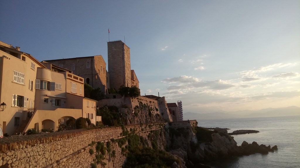 https://mdw-travel-data-us-east-1.s3.amazonaws.com/img/country/France/Chateau-Grimaldi-Musee-Picasso/img_00.jpg