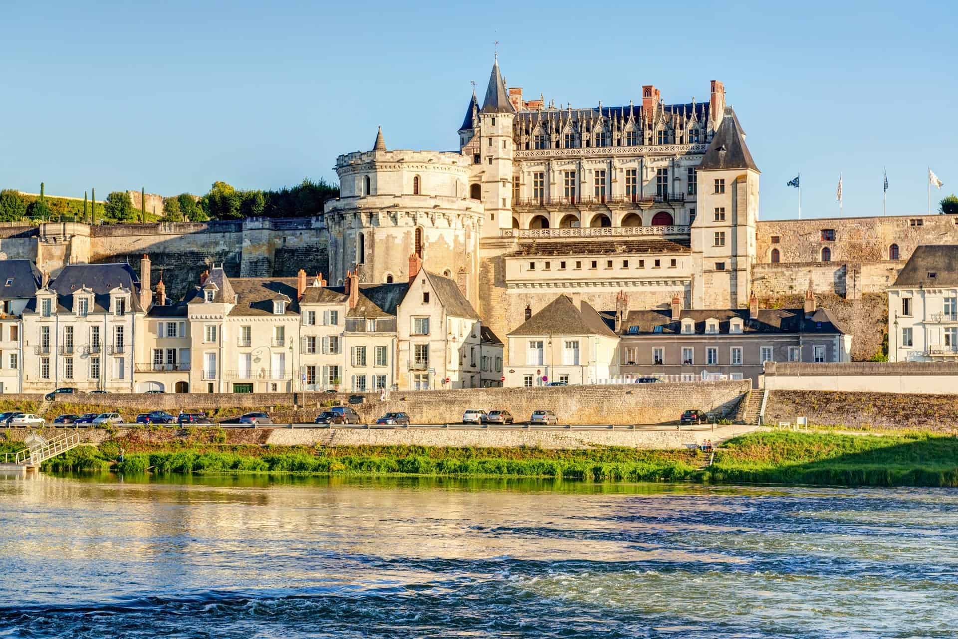 https://mdw-travel-data-us-east-1.s3.amazonaws.com/img/country/France/Chateau-dAmboise/img_00.jpg
