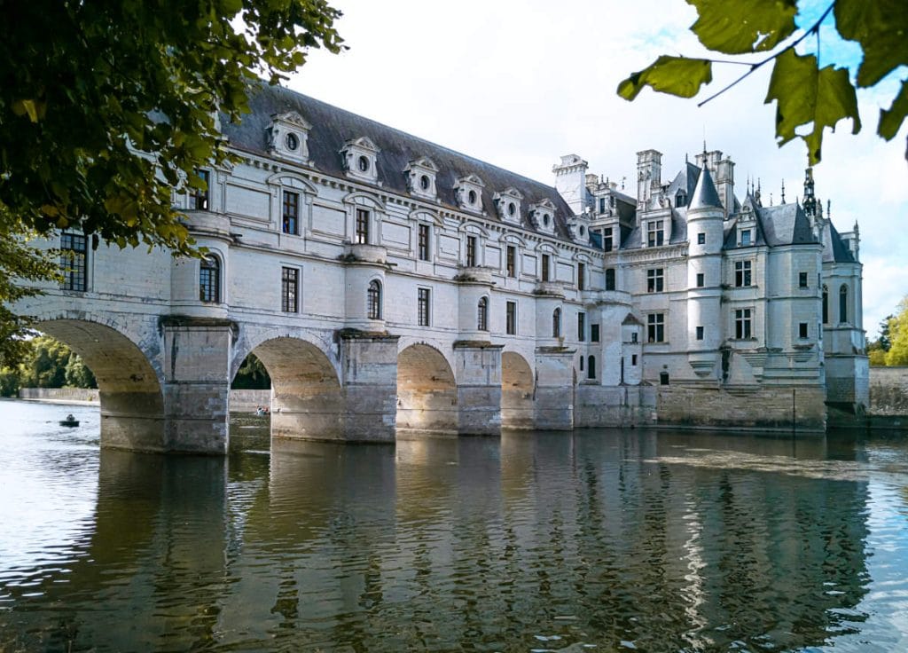 https://mdw-travel-data-us-east-1.s3.amazonaws.com/img/country/France/Chateau-de-Chenonceau/img_01.jpg