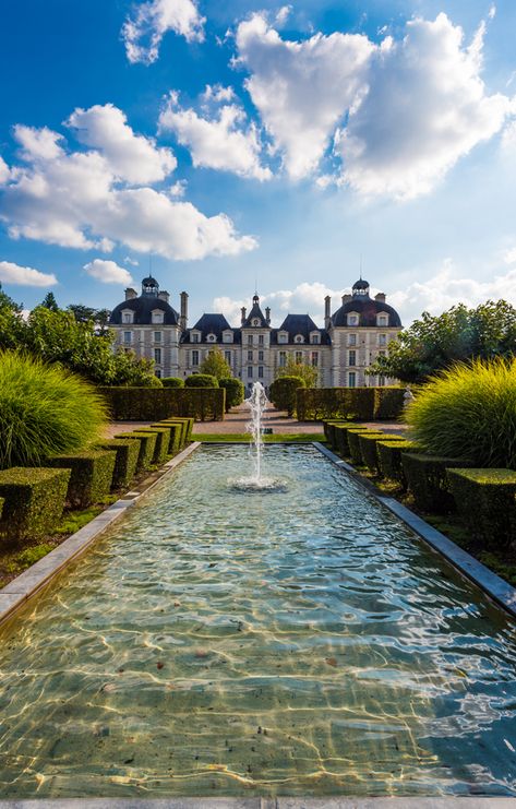 https://mdw-travel-data-us-east-1.s3.amazonaws.com/img/country/France/Chateau-de-Cheverny/img_02.jpg