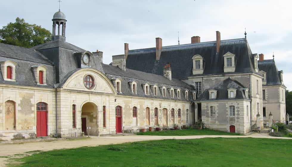 https://mdw-travel-data-us-east-1.s3.amazonaws.com/img/country/France/Chateau-de-Gizeux/img_03.jpg