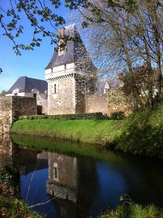 https://mdw-travel-data-us-east-1.s3.amazonaws.com/img/country/France/Chateau-de-Goulaine/img_03.jpg