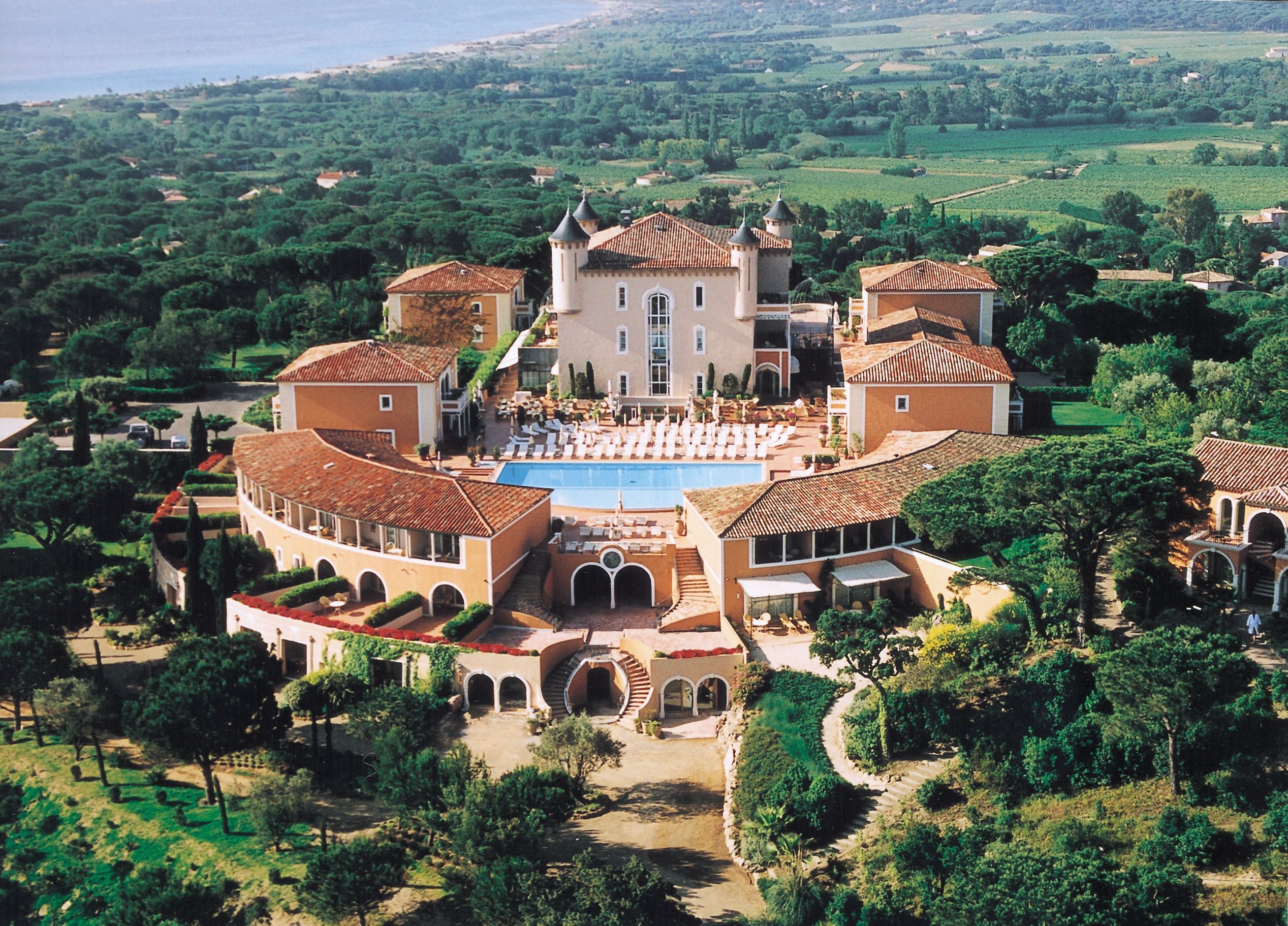https://mdw-travel-data-us-east-1.s3.amazonaws.com/img/country/France/Chateau-de-La-Messardiere/img_05.jpg