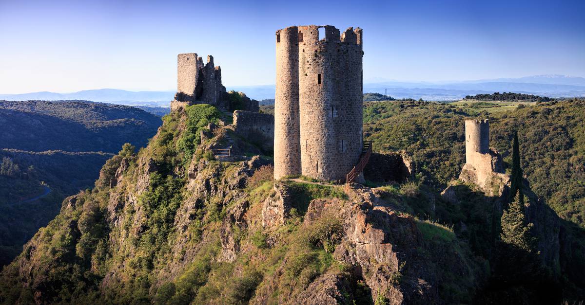 https://mdw-travel-data-us-east-1.s3.amazonaws.com/img/country/France/Chateau-de-Lastours/img_01.jpg