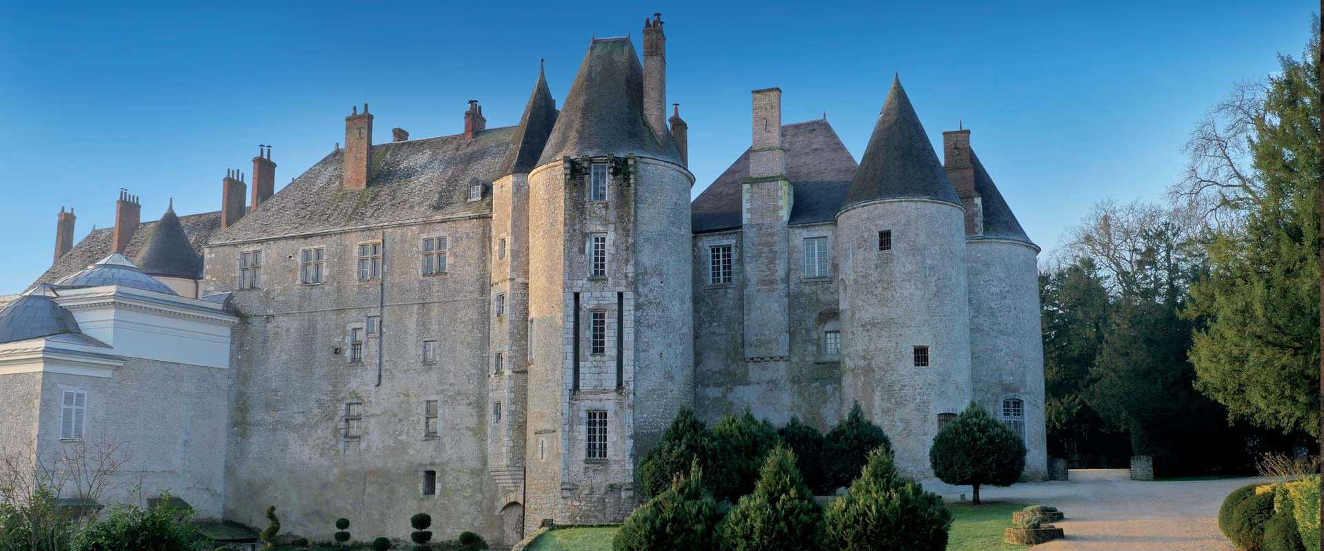 https://mdw-travel-data-us-east-1.s3.amazonaws.com/img/country/France/Chateau-de-Meung-sur-Loire/img_02.jpg