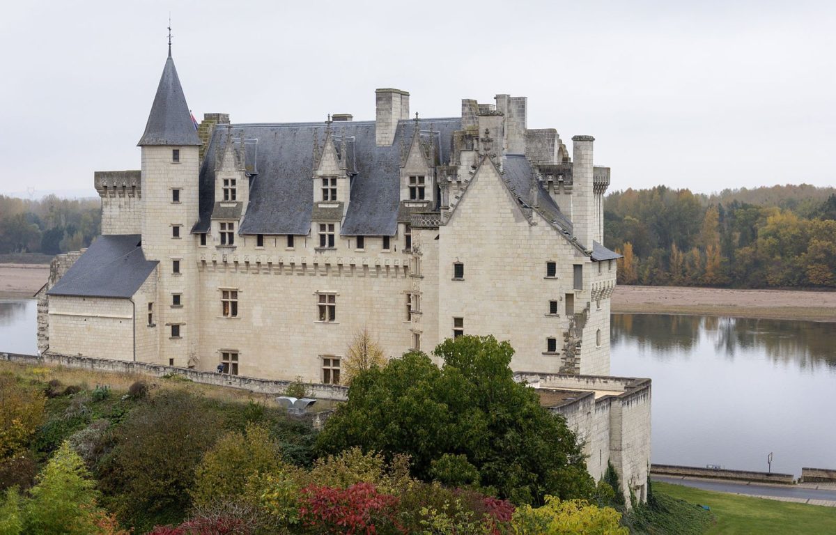 https://mdw-travel-data-us-east-1.s3.amazonaws.com/img/country/France/Chateau-de-Montsoreau-Musee-dArt-Contemporain/img_01.jpg