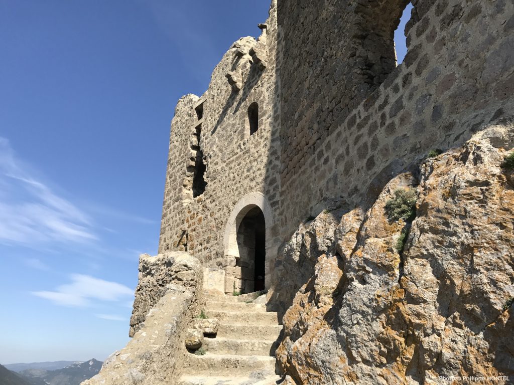 https://mdw-travel-data-us-east-1.s3.amazonaws.com/img/country/France/Chateau-de-Queribus/img_02.jpg