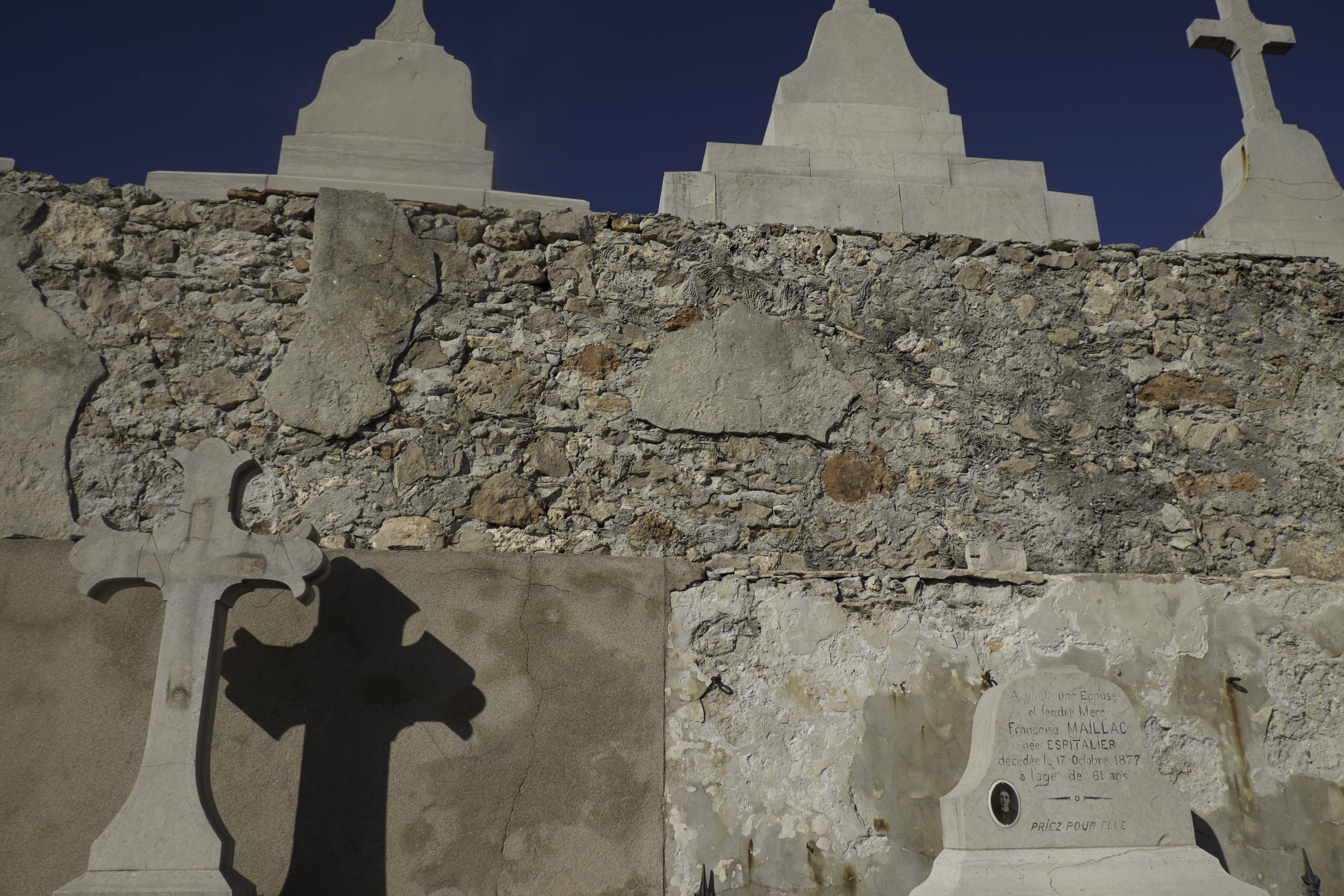 https://mdw-travel-data-us-east-1.s3.amazonaws.com/img/country/France/Cimetiere-Marin/img_02.jpg