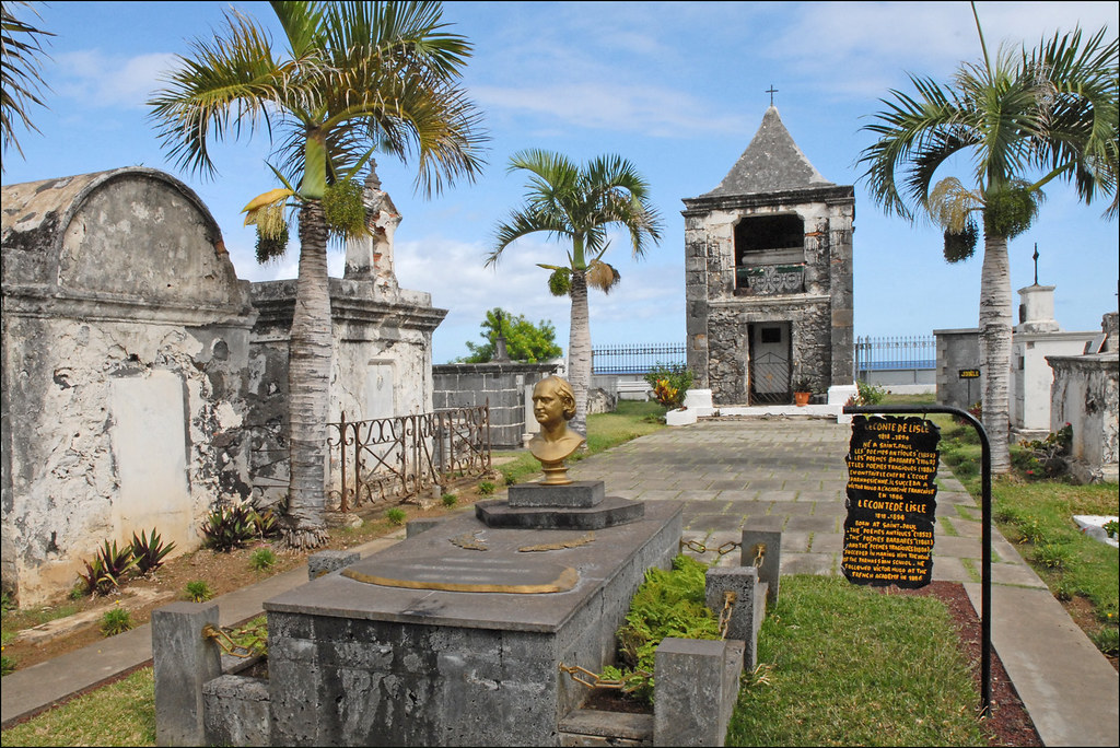 https://mdw-travel-data-us-east-1.s3.amazonaws.com/img/country/France/Cimetiere-Marin/img_03.jpg