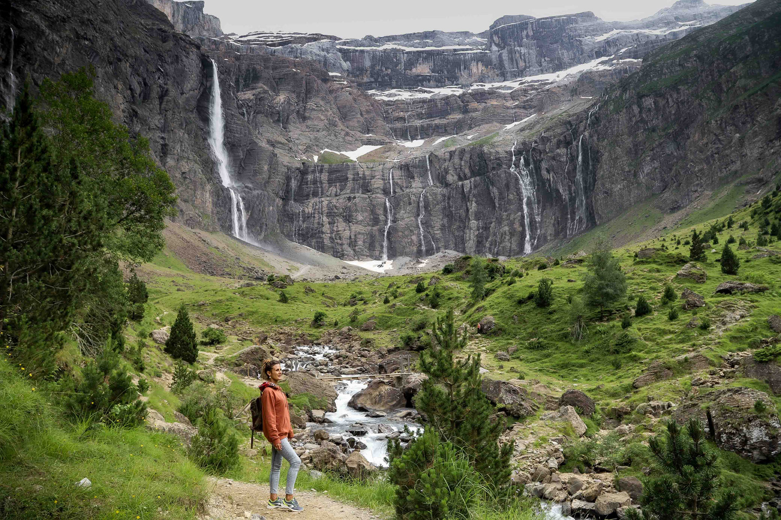 https://mdw-travel-data-us-east-1.s3.amazonaws.com/img/country/France/Cirque-de-Gavarnie/img_01.jpg