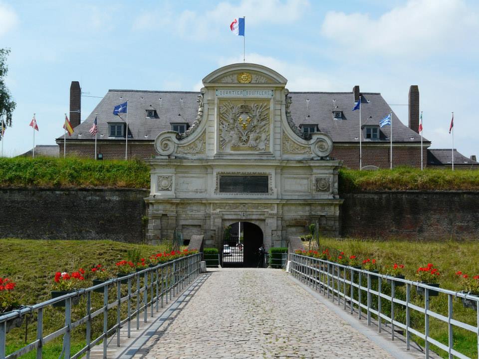 https://mdw-travel-data-us-east-1.s3.amazonaws.com/img/country/France/Citadel-of-Lille/img_03.jpg