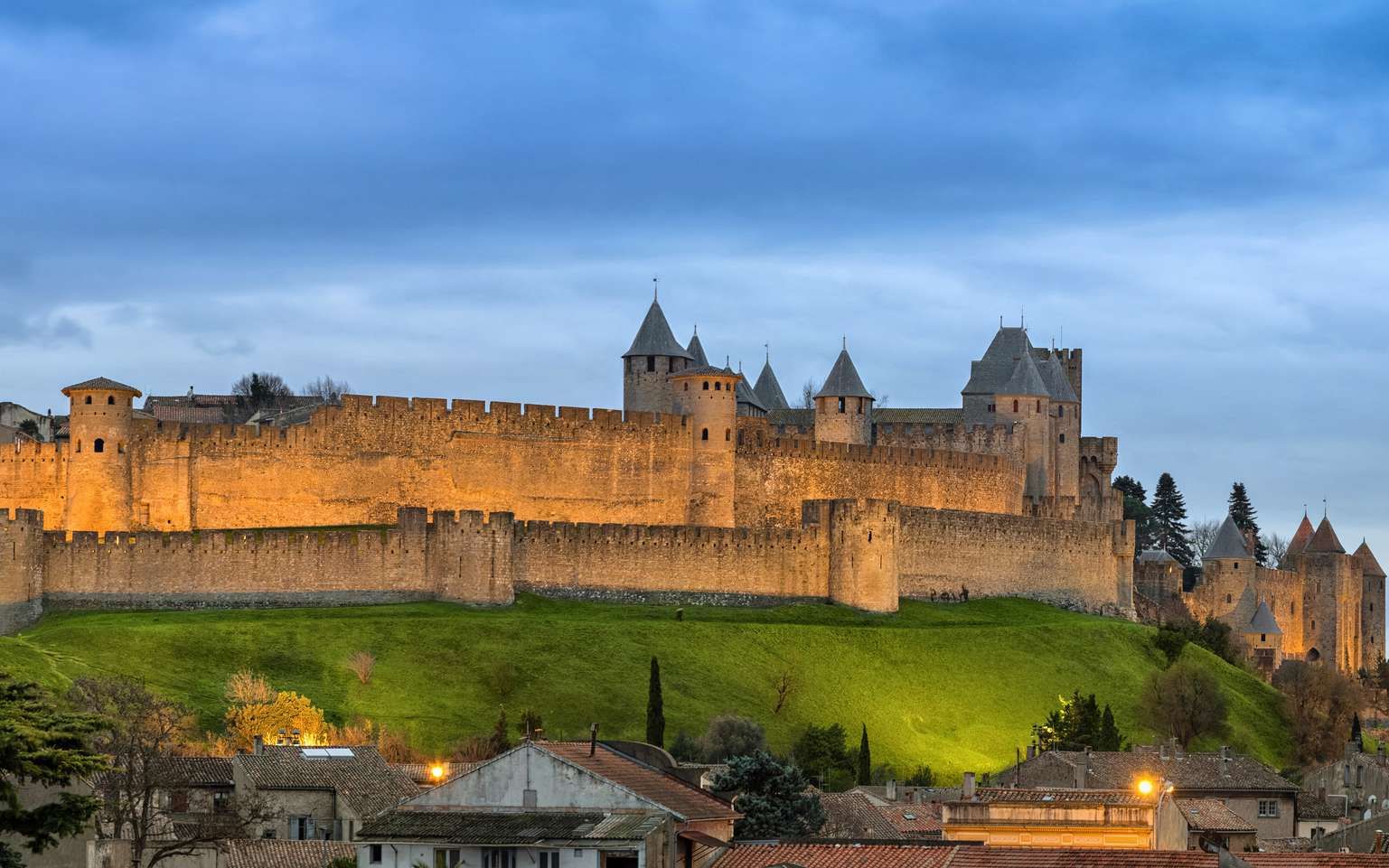 https://mdw-travel-data-us-east-1.s3.amazonaws.com/img/country/France/Cite-de-Carcassonne/img_02.jpg