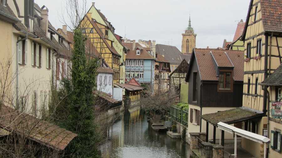 https://mdw-travel-data-us-east-1.s3.amazonaws.com/img/country/France/Colmar-Old-Town/img_02.jpg