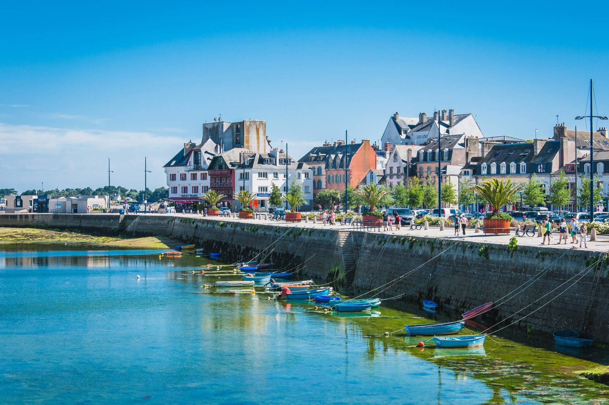 https://mdw-travel-data-us-east-1.s3.amazonaws.com/img/country/France/Concarneau/img_02.jpg