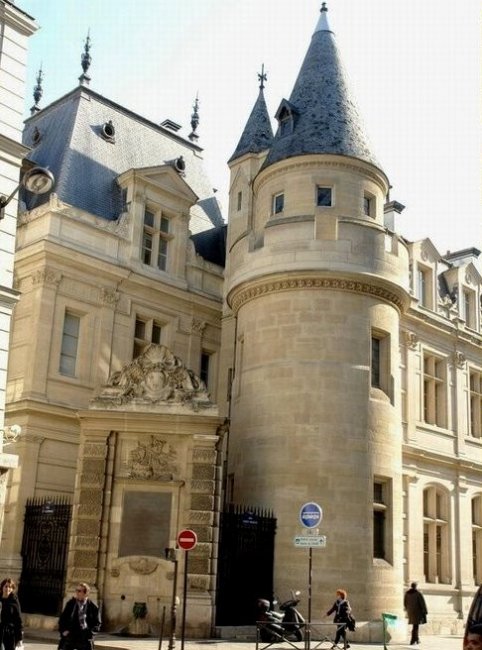 https://mdw-travel-data-us-east-1.s3.amazonaws.com/img/country/France/Conservatoire-Art-et-Histoire/img_01.jpg