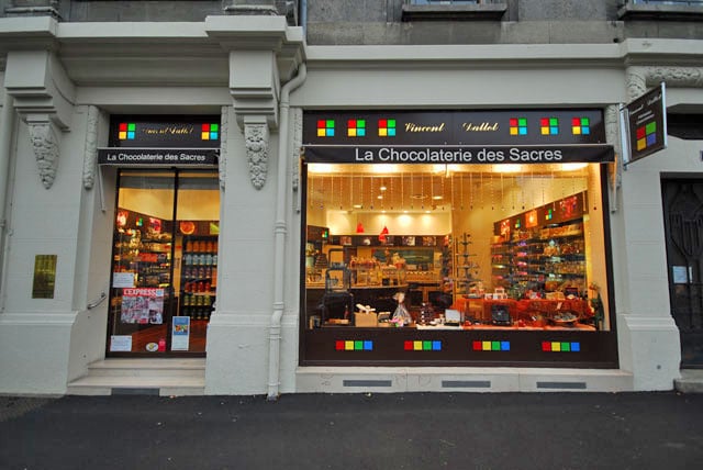 https://mdw-travel-data-us-east-1.s3.amazonaws.com/img/country/France/Cours-Jean-Baptiste-Langlet/img_03.jpg