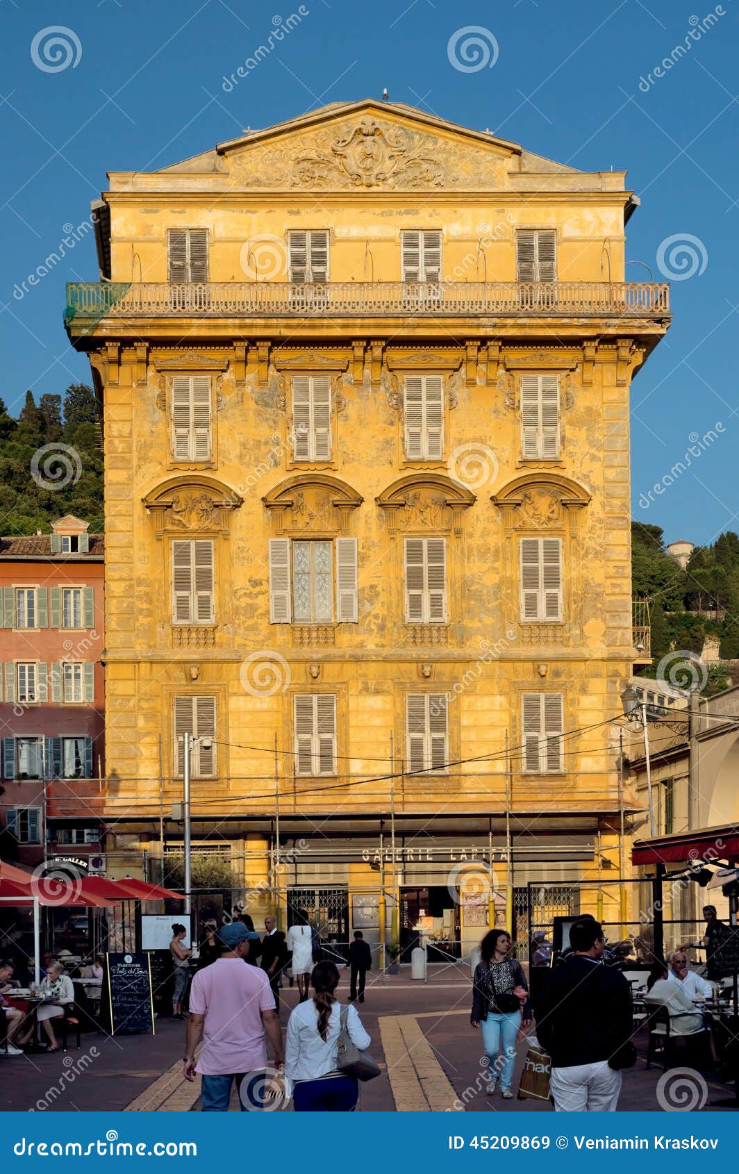 https://mdw-travel-data-us-east-1.s3.amazonaws.com/img/country/France/Cours-Saleya/img_02.jpg