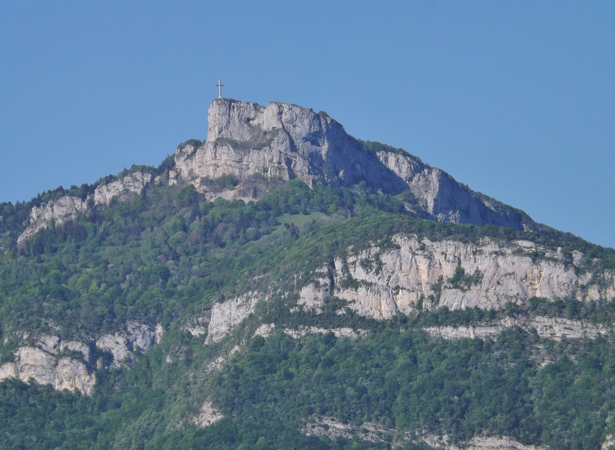 https://mdw-travel-data-us-east-1.s3.amazonaws.com/img/country/France/Croix-du-Nivolet/img_02.jpg