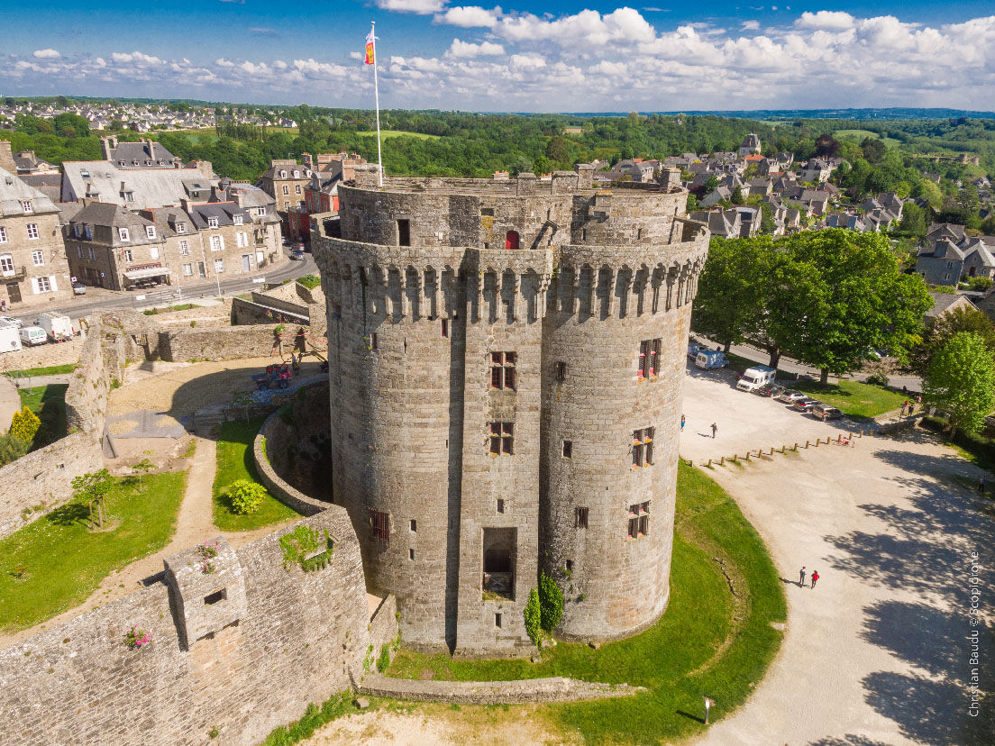 https://mdw-travel-data-us-east-1.s3.amazonaws.com/img/country/France/Dinan-Castle/img_03.jpg