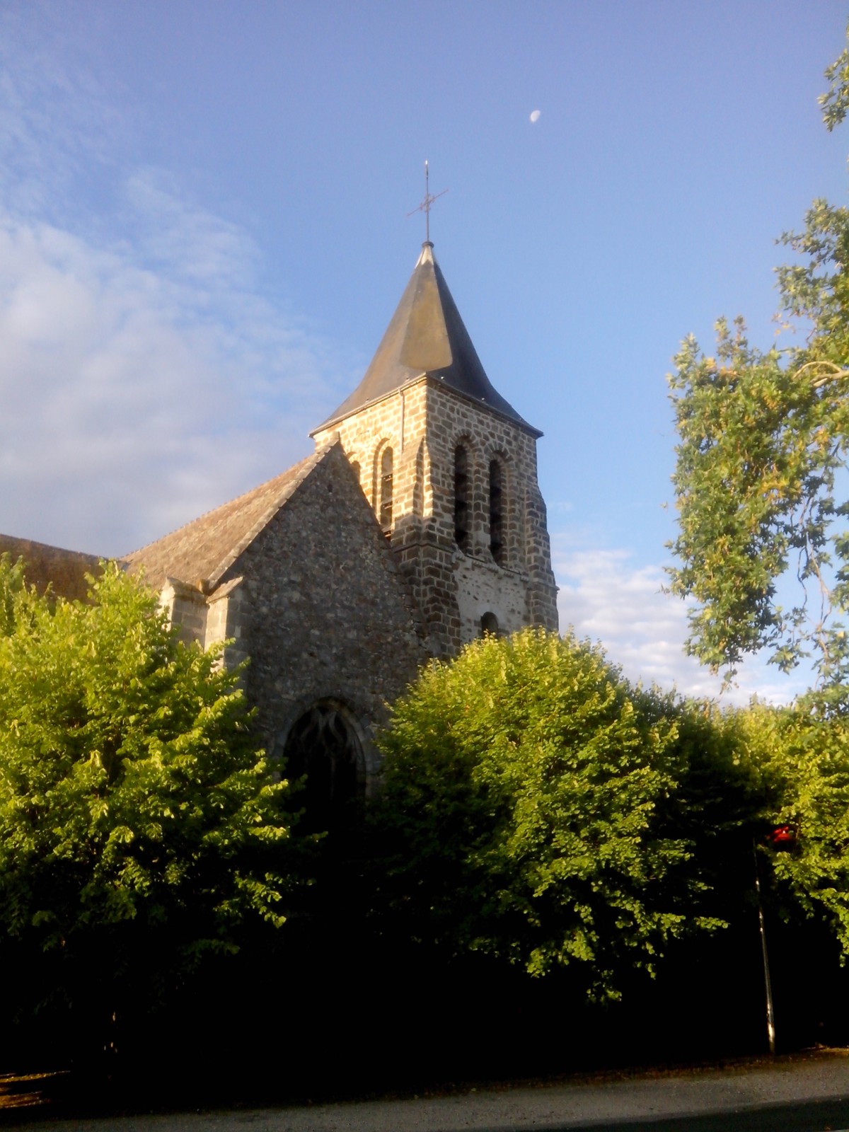 https://mdw-travel-data-us-east-1.s3.amazonaws.com/img/country/France/Eglise-Saint-Didier/img_03.jpg