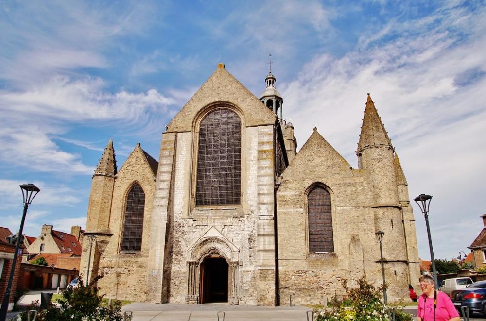 https://mdw-travel-data-us-east-1.s3.amazonaws.com/img/country/France/Eglise-Saint-Jean-Baptiste/img_01.jpg