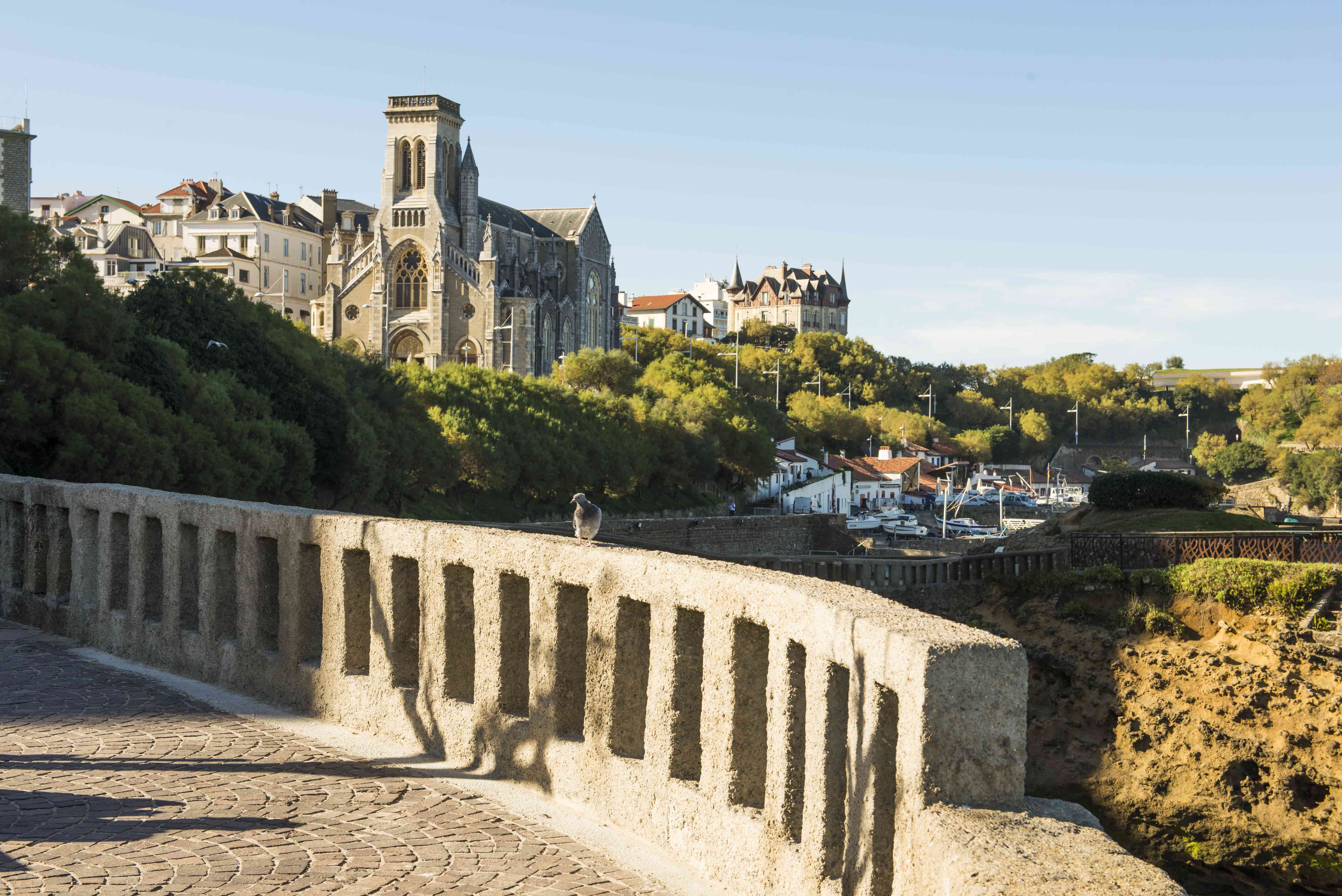https://mdw-travel-data-us-east-1.s3.amazonaws.com/img/country/France/Eglise-Sainte-Eugenie/img_03.jpg