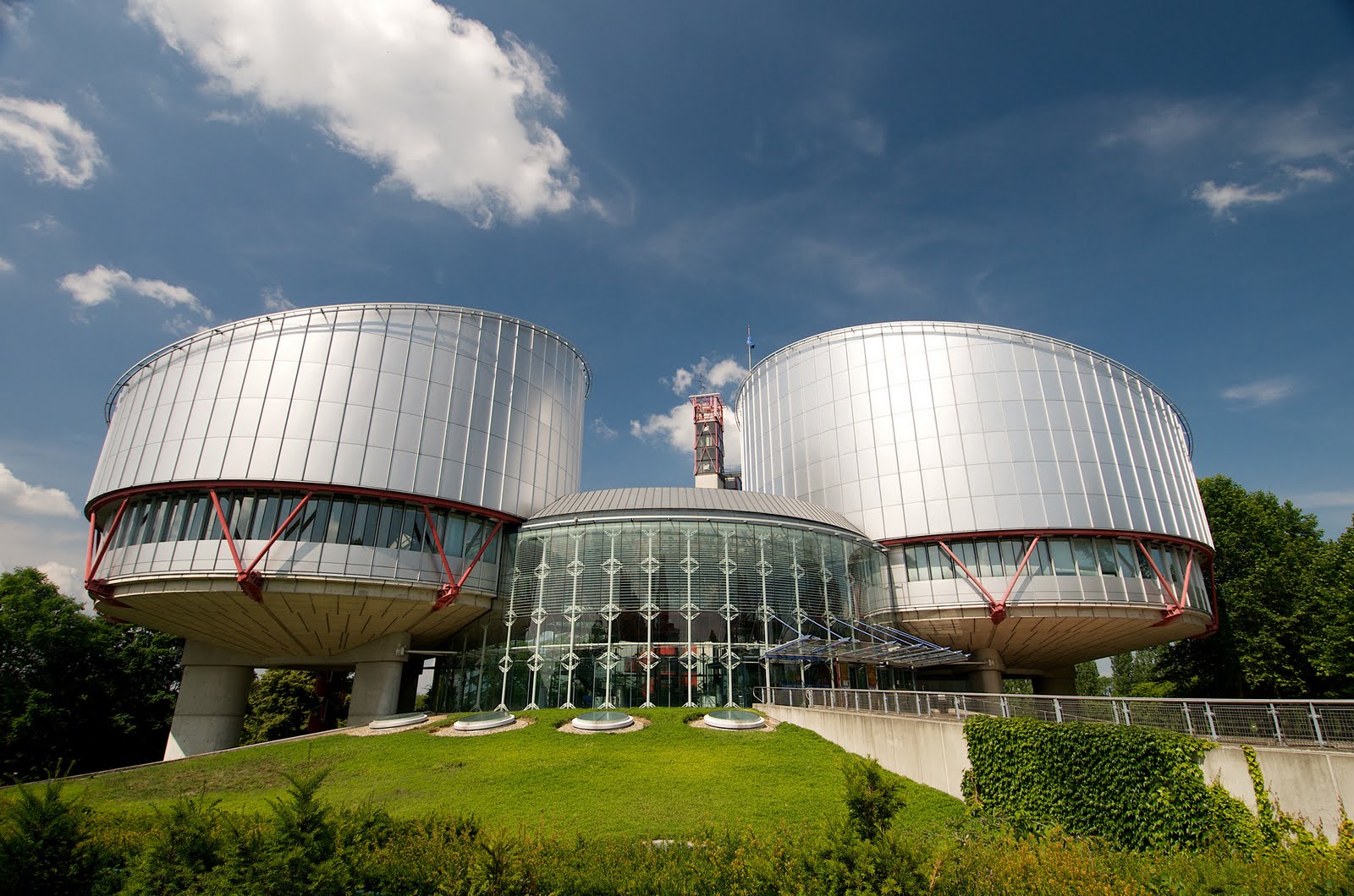 https://mdw-travel-data-us-east-1.s3.amazonaws.com/img/country/France/European-Court-of-Human-Rights/img_03.jpg