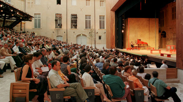https://mdw-travel-data-us-east-1.s3.amazonaws.com/img/country/France/Festival-dAix-en-Provence/img_01.jpg