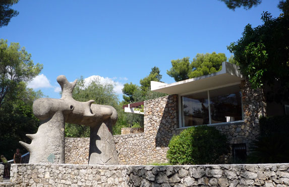 https://mdw-travel-data-us-east-1.s3.amazonaws.com/img/country/France/Fondation-Maeght/img_03.jpg