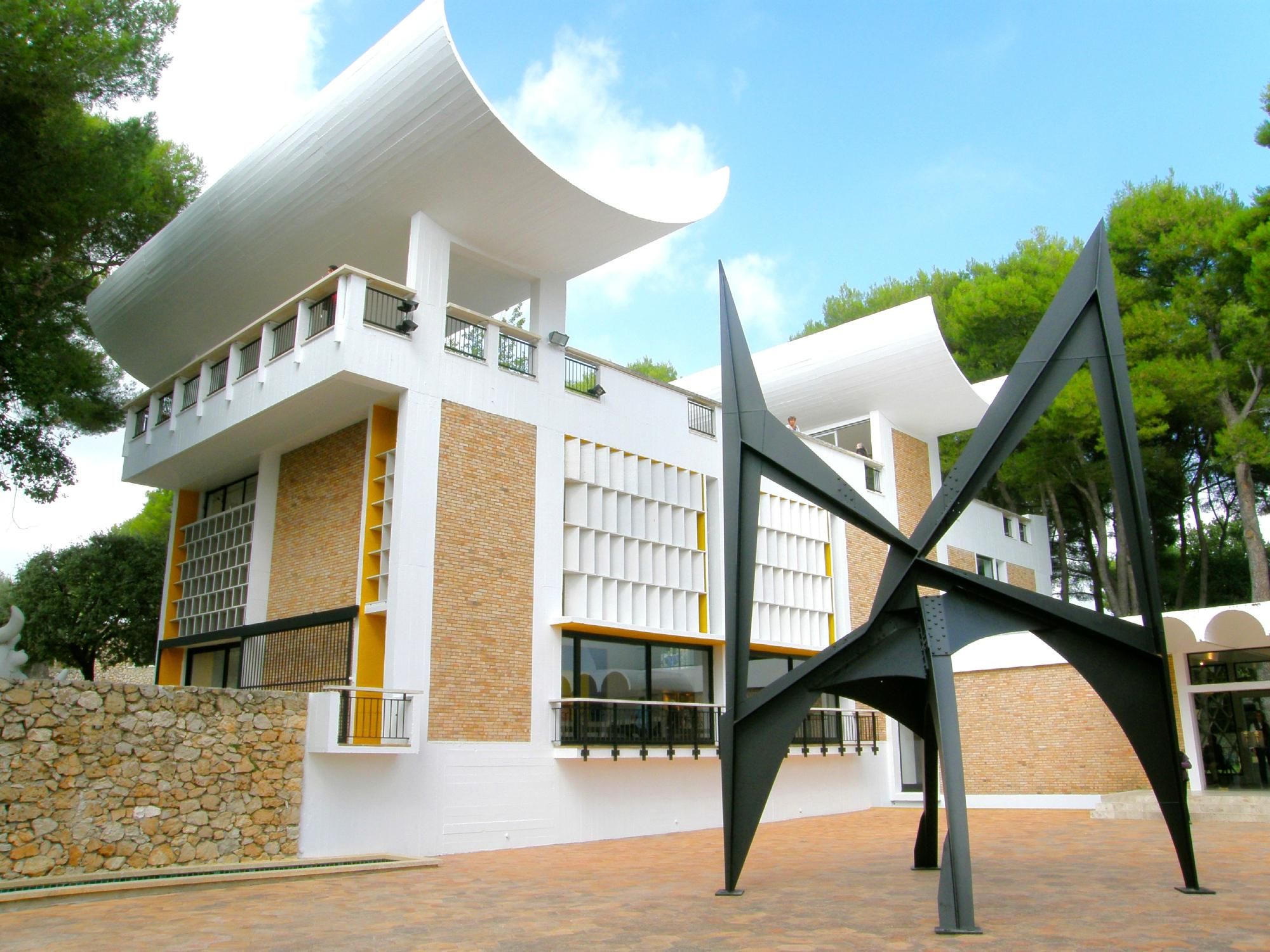 https://mdw-travel-data-us-east-1.s3.amazonaws.com/img/country/France/Fondation-Maeght/img_05.jpg