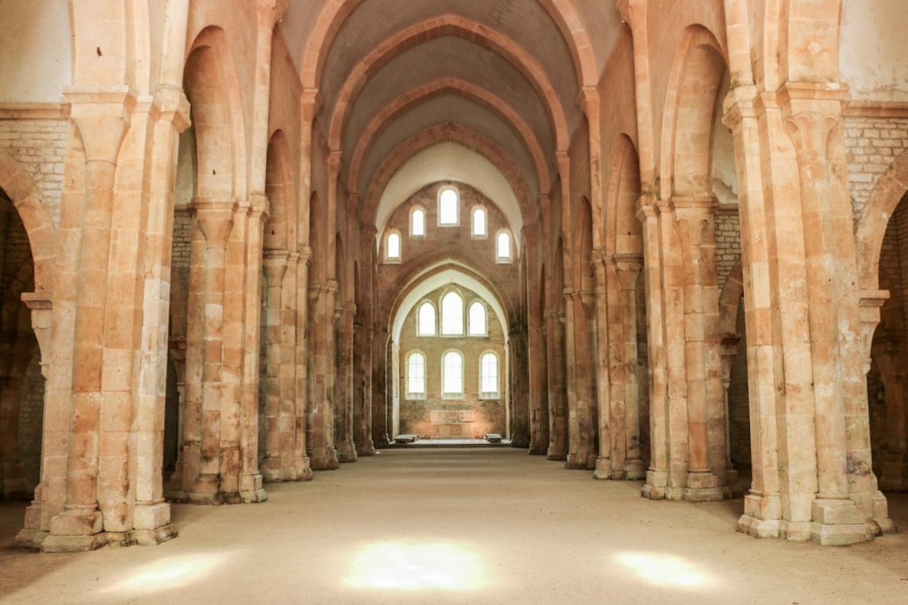 https://mdw-travel-data-us-east-1.s3.amazonaws.com/img/country/France/Fontenay-Abbey/img_01.jpg