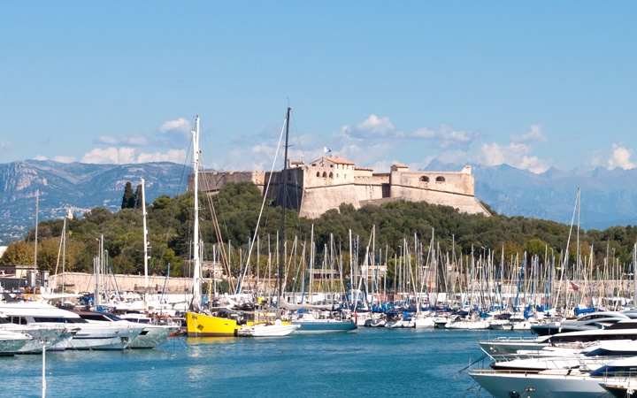https://mdw-travel-data-us-east-1.s3.amazonaws.com/img/country/France/Fort-Carre/img_01.jpg