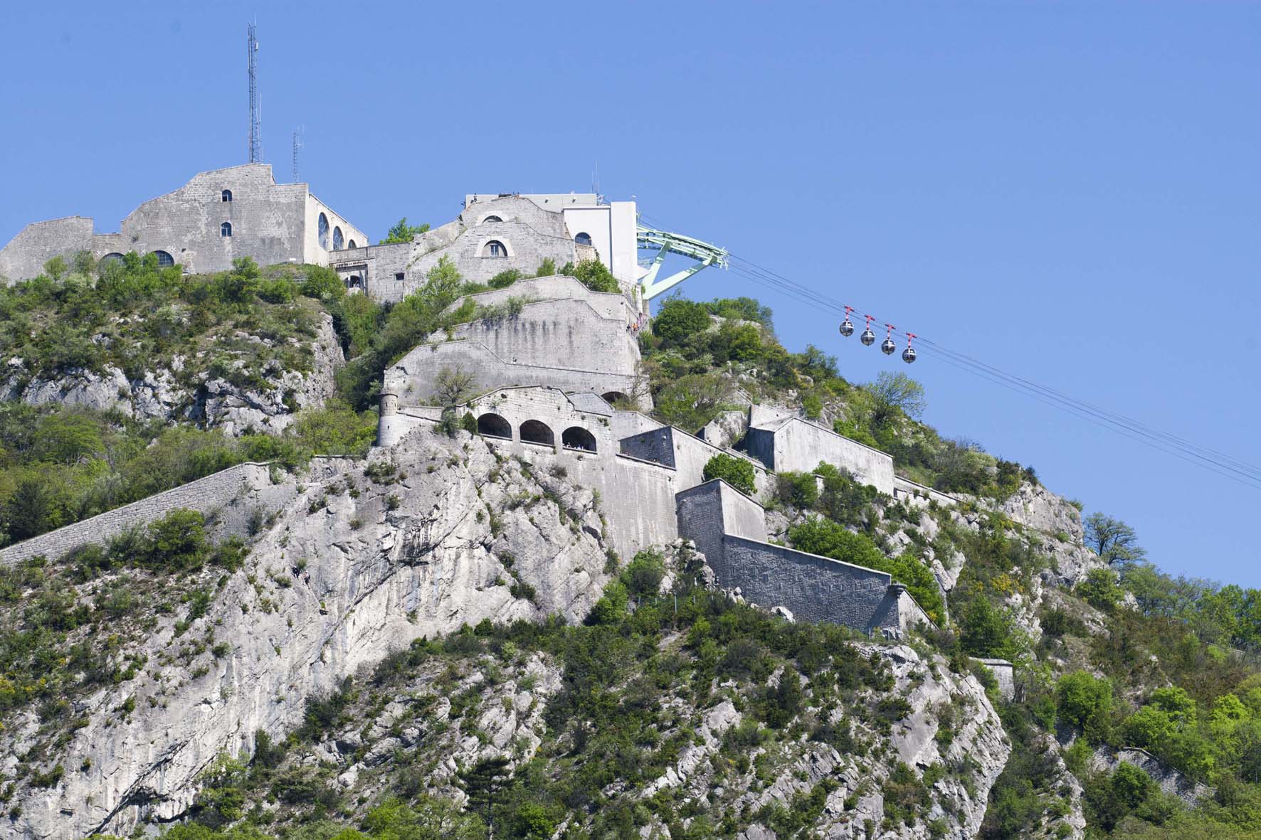 https://mdw-travel-data-us-east-1.s3.amazonaws.com/img/country/France/Fort-de-la-Bastille/img_01.jpg