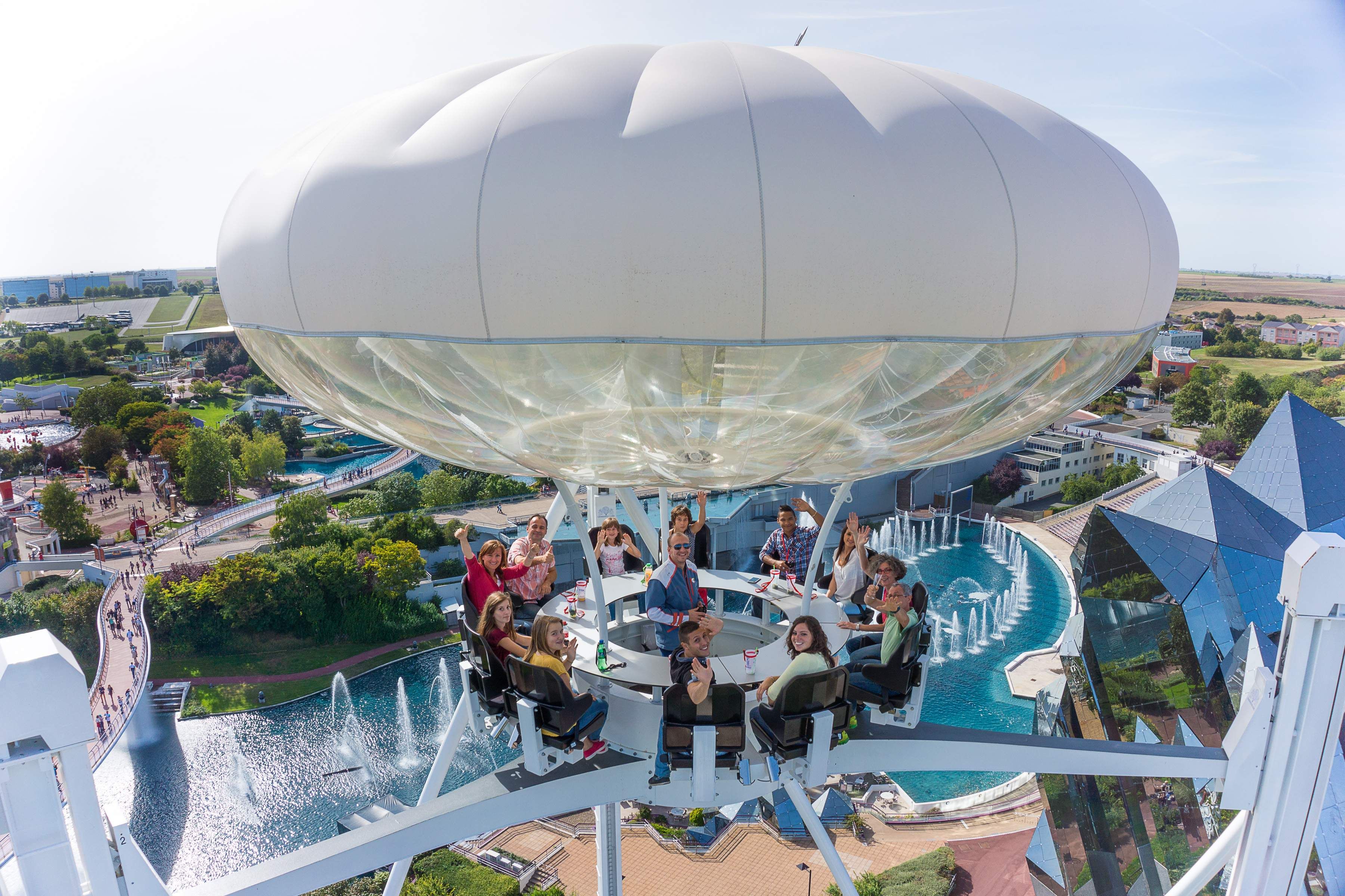 https://mdw-travel-data-us-east-1.s3.amazonaws.com/img/country/France/Futuroscope/img_01.jpg