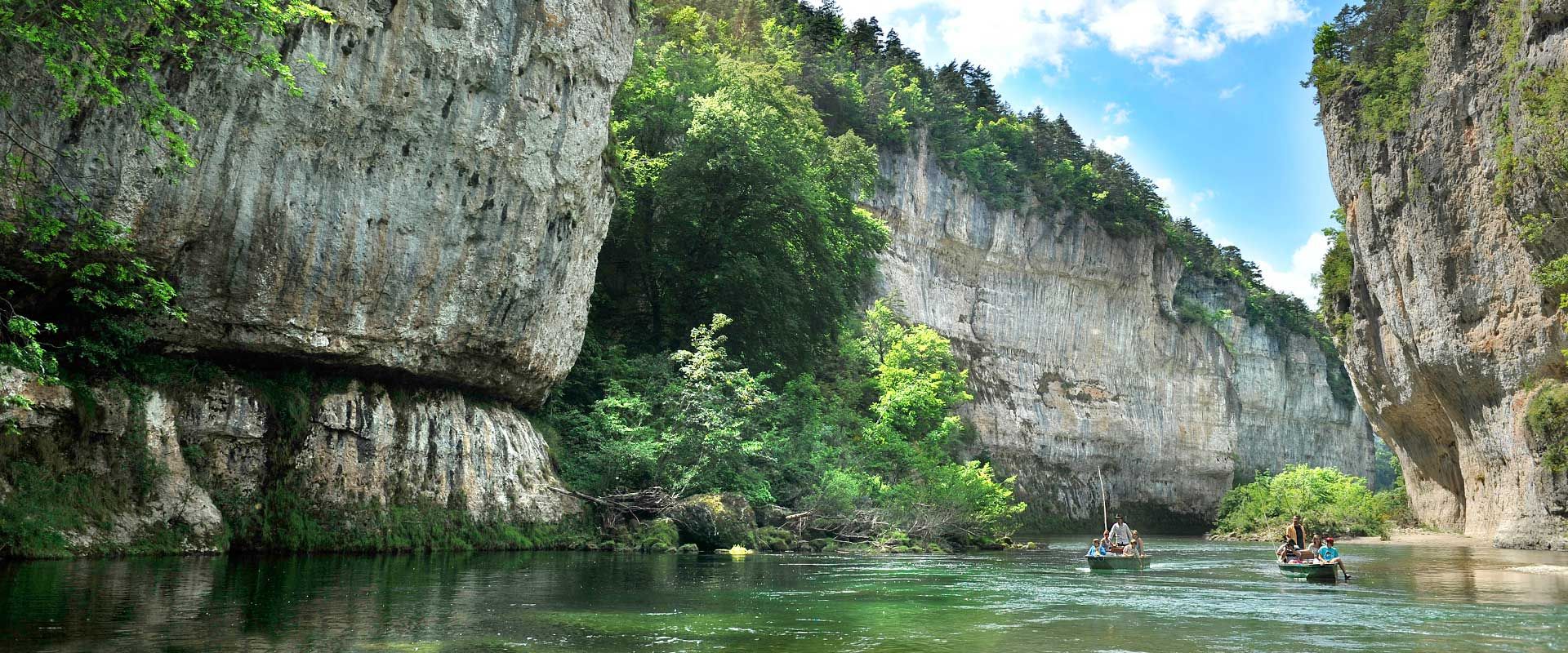 https://mdw-travel-data-us-east-1.s3.amazonaws.com/img/country/France/Gorges-du-Tarn/img_01.jpg