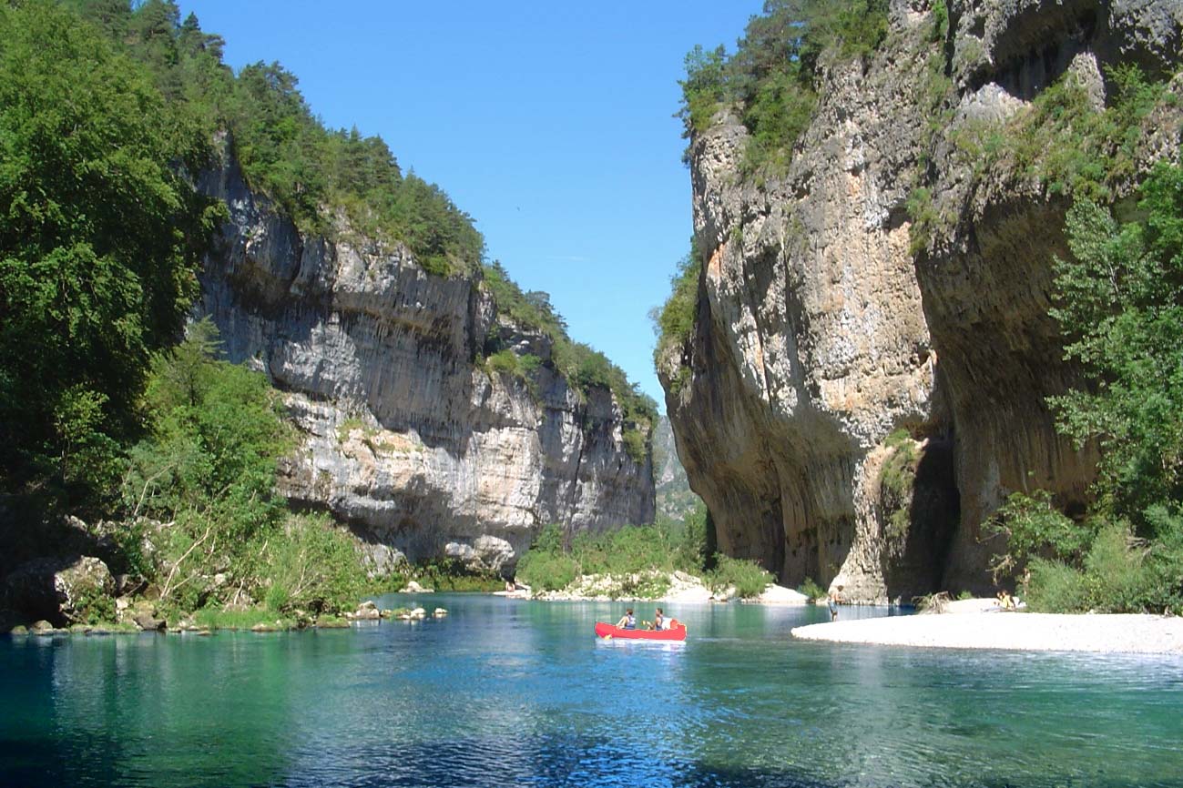 https://mdw-travel-data-us-east-1.s3.amazonaws.com/img/country/France/Gorges-du-Tarn/img_02.jpg