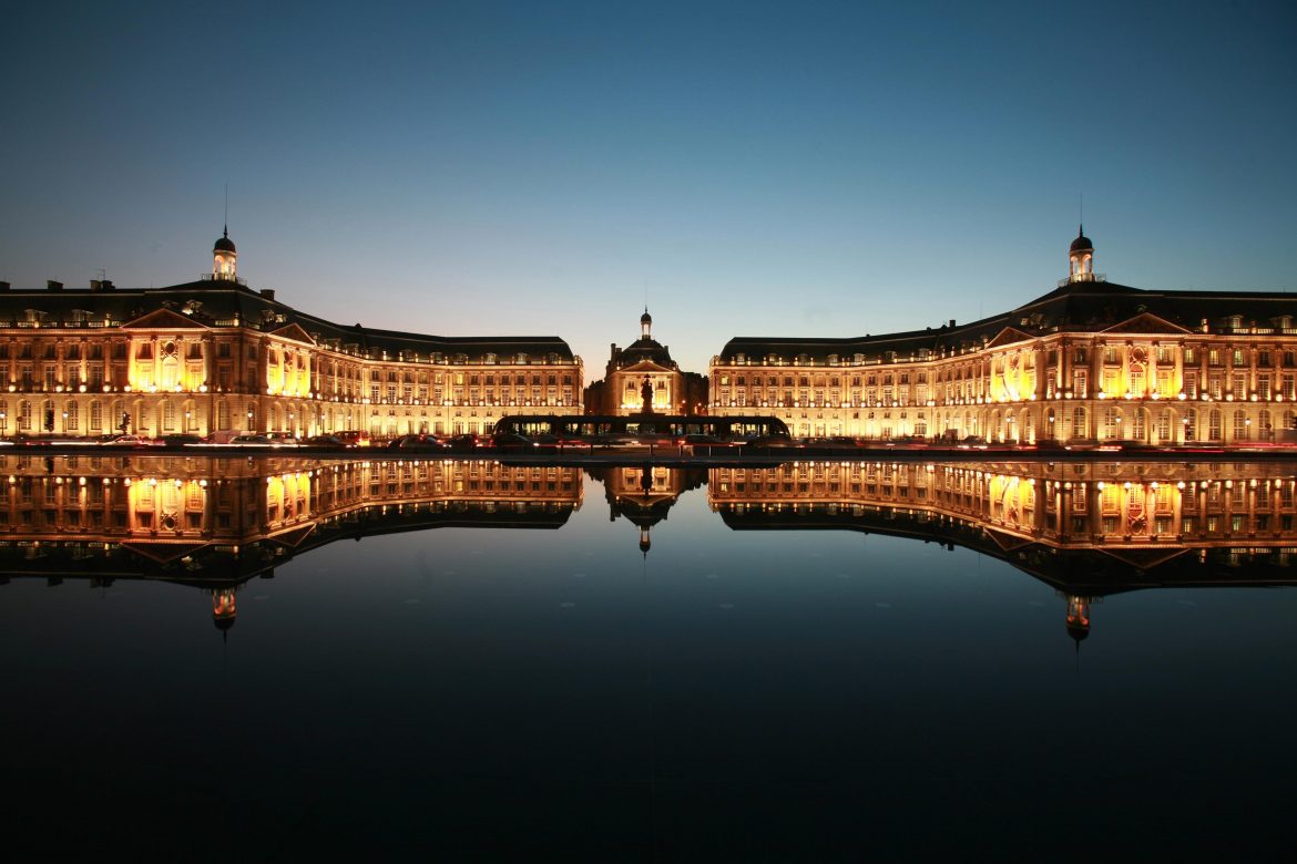https://mdw-travel-data-us-east-1.s3.amazonaws.com/img/country/France/Grand-Theatre-de-Bordeaux/img_01.jpg