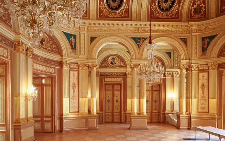 https://mdw-travel-data-us-east-1.s3.amazonaws.com/img/country/France/Grand-Theatre-de-Bordeaux/img_02.jpg